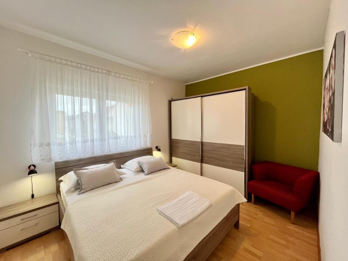 Apartments Rino Vodice Exterior foto
