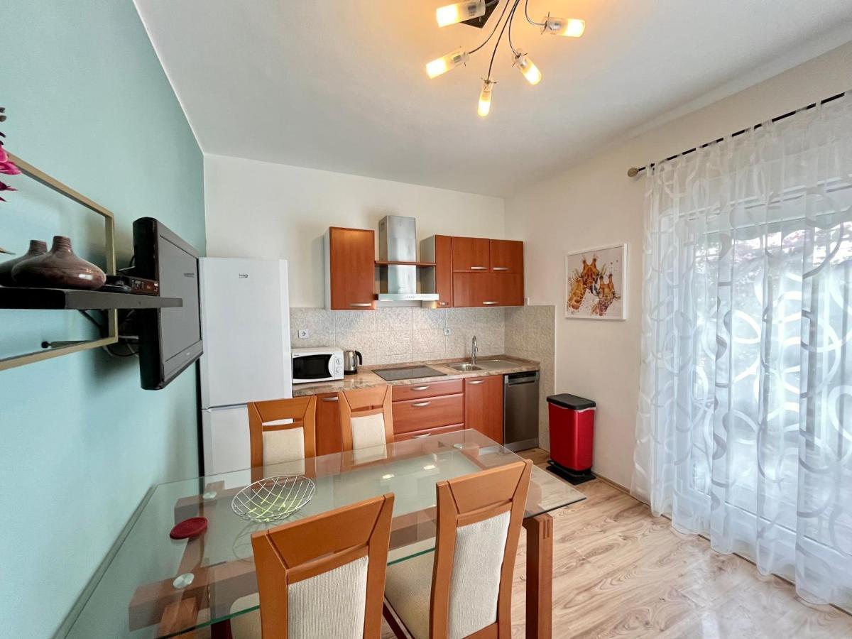 Apartments Rino Vodice Exterior foto