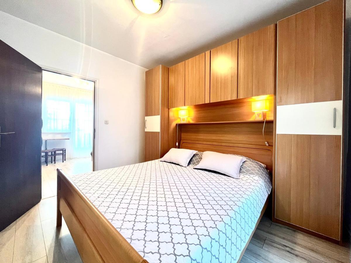 Apartments Rino Vodice Exterior foto